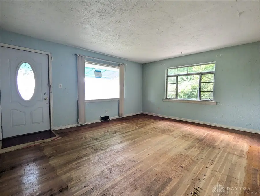 236 W Singer Street, Springfield, OH 45506 - #2