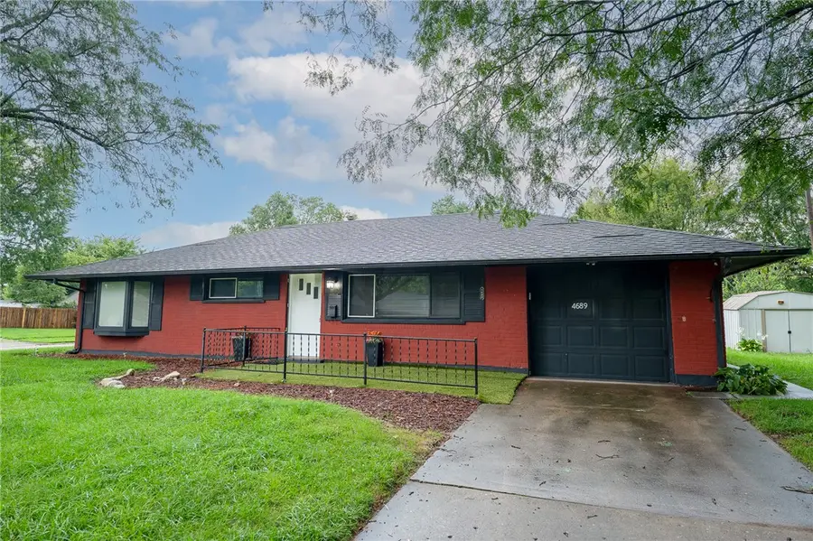 4689 Loxley Drive, West Carrollton, OH 45439 - #2