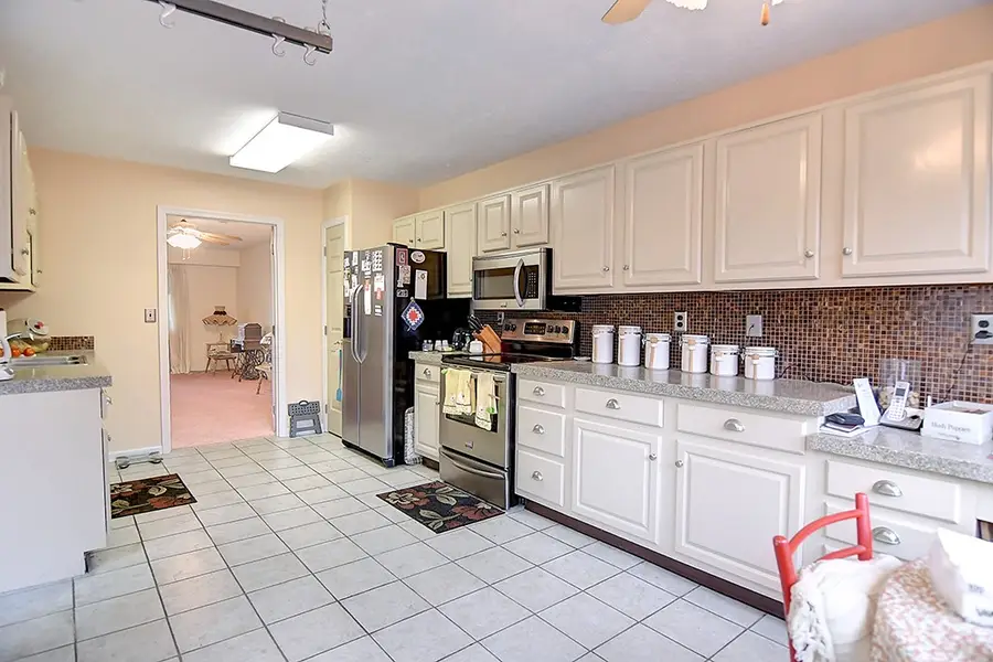 6069 N Quinella Way, Centerville, OH 45459 - #3