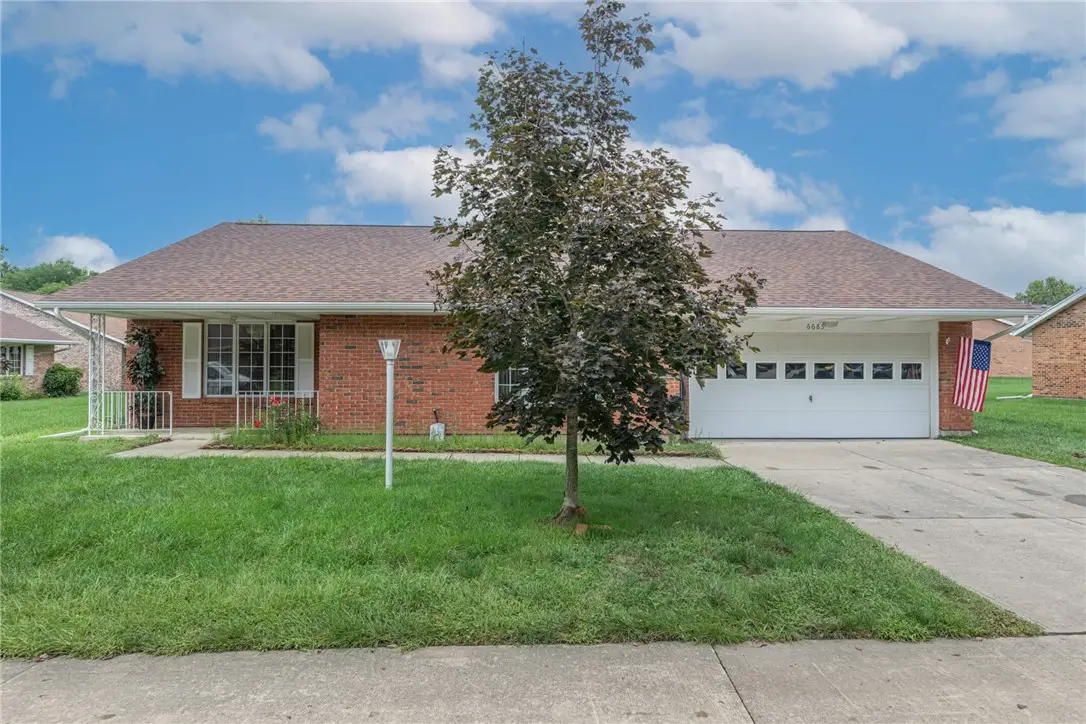 6685 Oakwood Lane, Huber Heights, OH 45424 - #1