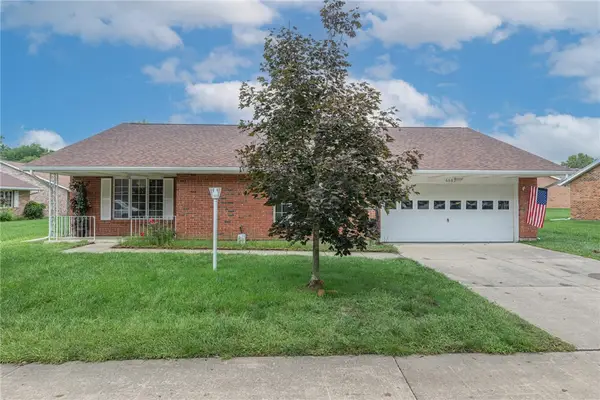 6685 Oakwood Lane, Huber Heights, OH 45424