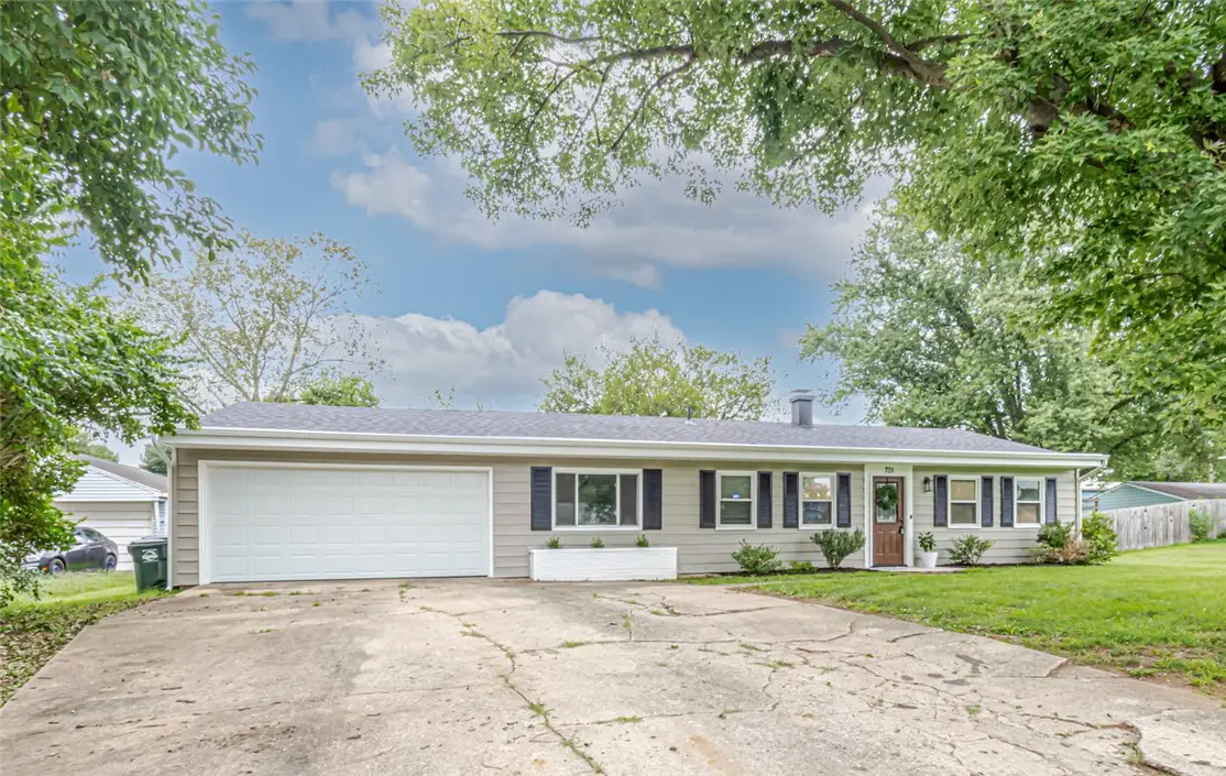 701 Easter Drive, Carlisle, OH 45005 - #1