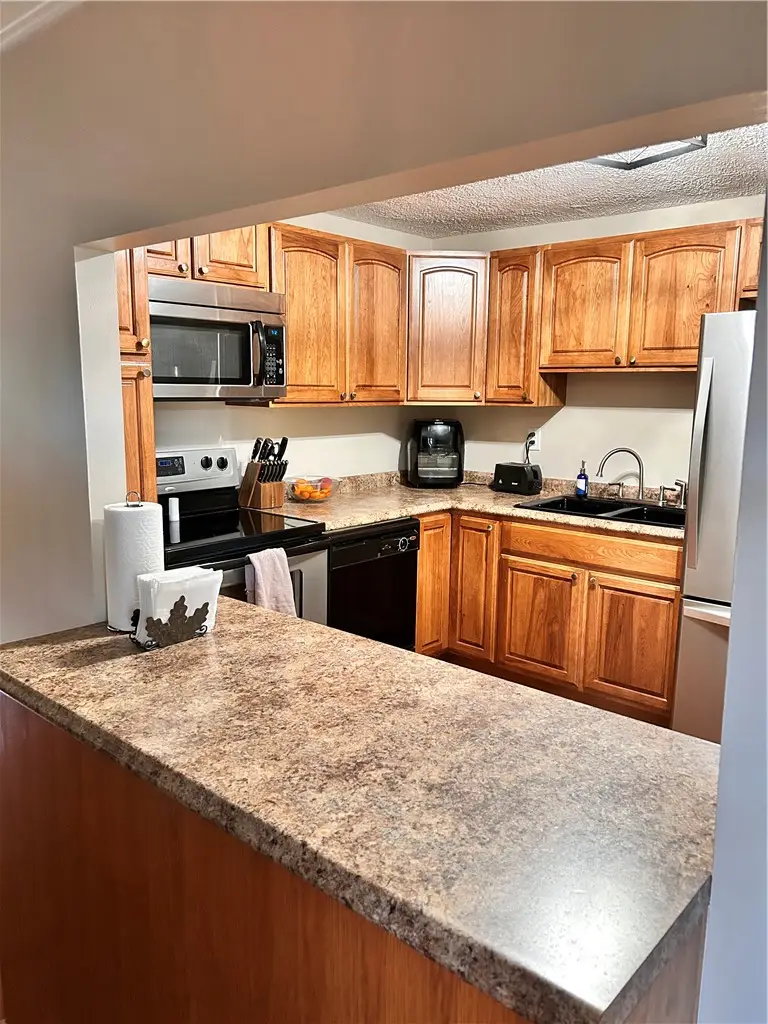614 Maple Hill Drive, Dayton, OH 45449 - #3
