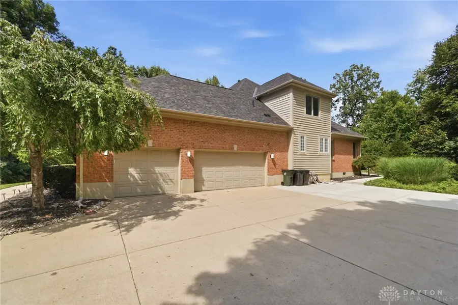 7373 Deep Woods Court, Springboro, OH 45066 - #3
