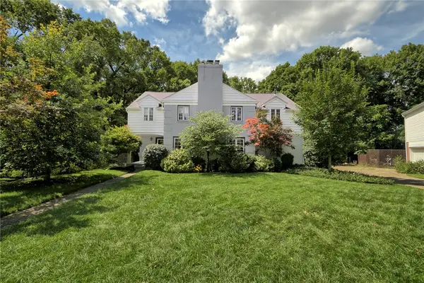 19 Lookout Drive, Oakwood, OH 45419-1539