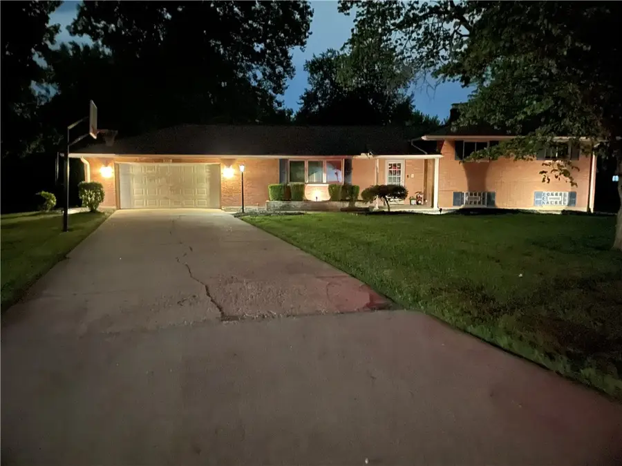 300 Heidi Court, Washington, OH 45459 - #2