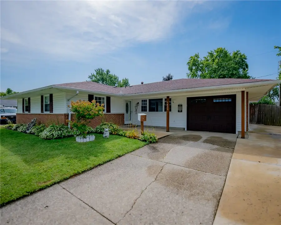 7834 Harshmanville Road, Huber Heights, OH 45424 - #2