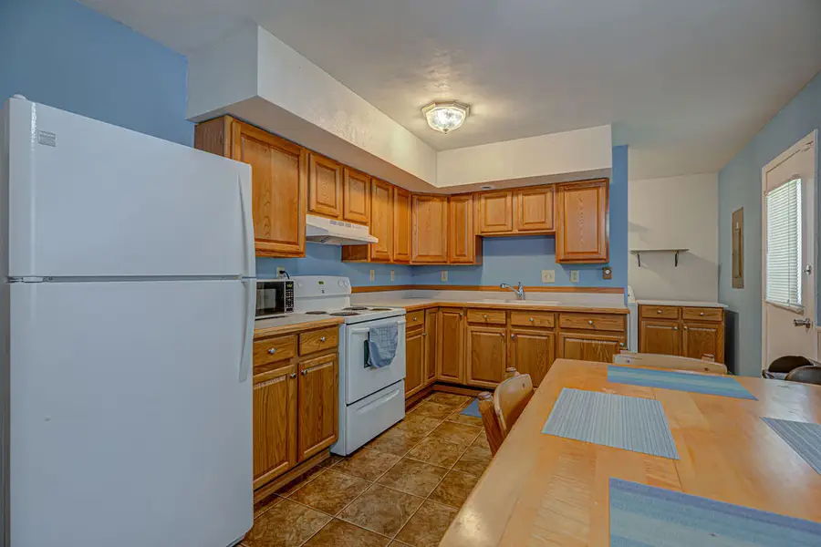 400 Willow Drive, Eaton, OH 45320 - #2