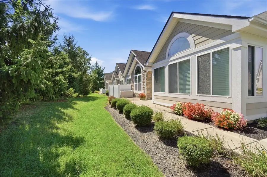 4706 Cobblestone Drive, Tipp City, OH 45371 - #2