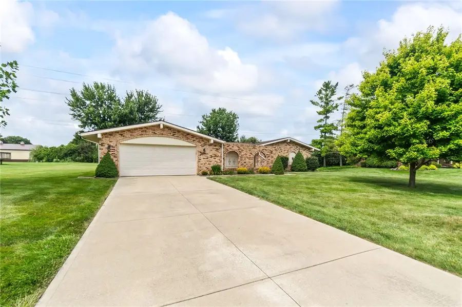 845 Burnside Drive, Tipp City, OH 45371 - #2