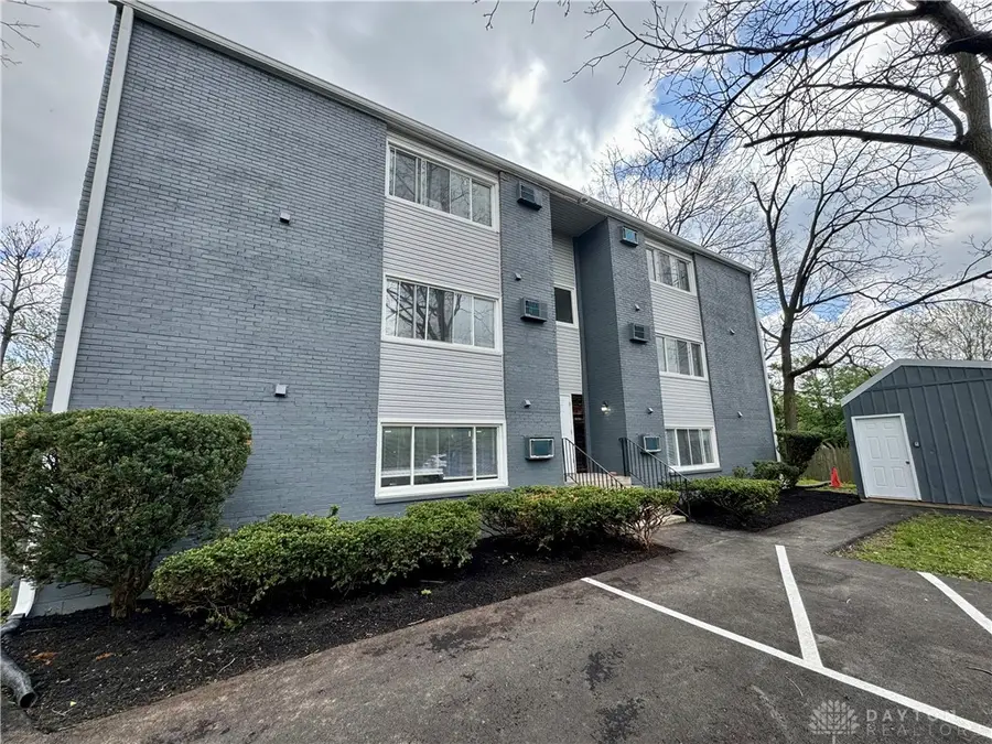 3217 Wilmington Pike, Dayton, OH 45429 - #3