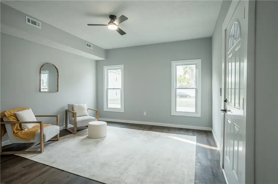 142 W James Street, Bradford, OH 45308 - #3