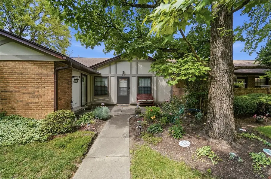 810 Pine Needles Drive, Dayton, OH 45458 - #2