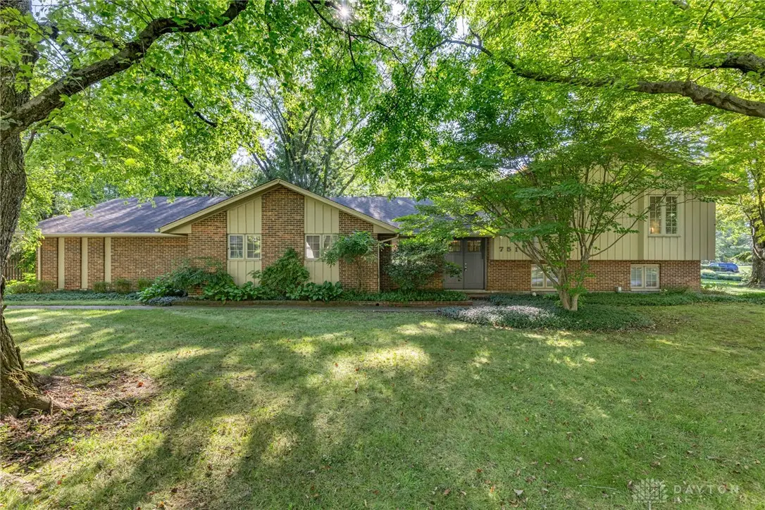 7511 Cloverbrook Park Drive, Centerville, OH 45459 - #1