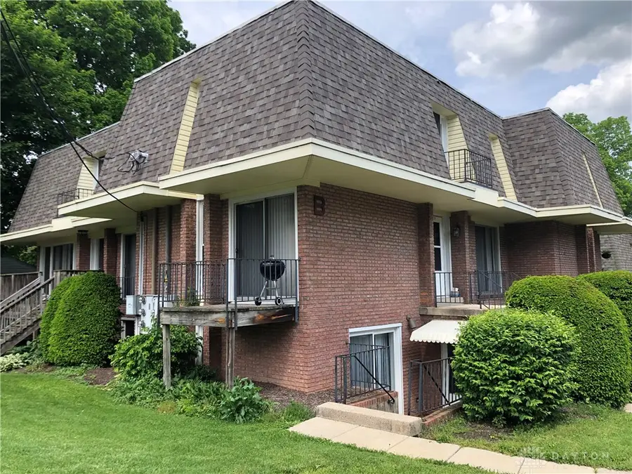 2167 W Schantz Avenue, Kettering, OH 45409 - #3