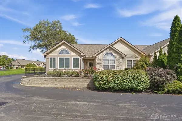 124 Villa Pointe Drive, Springboro, OH 45066