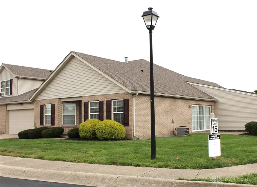 4000 Twin Lakes Circle, Englewood, OH 45315 - #3