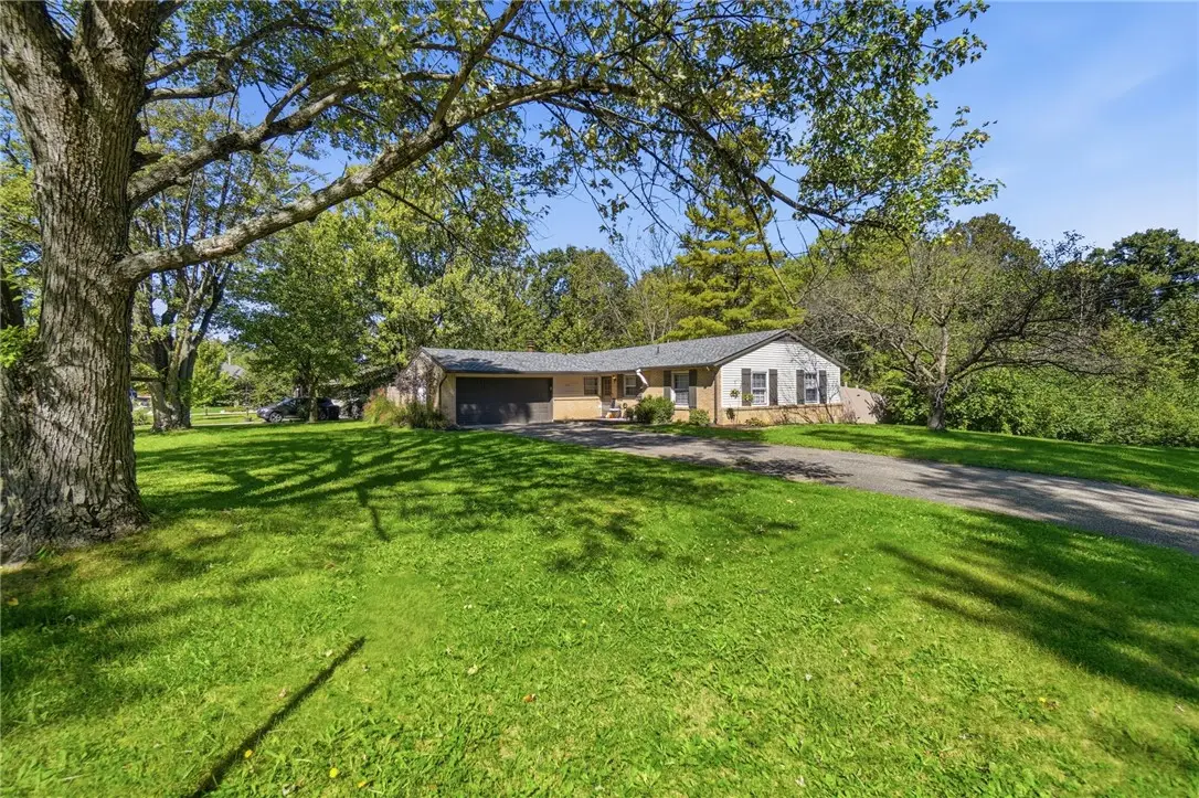2111 Plantation Trail, Bellbrook, OH 45305 - #1