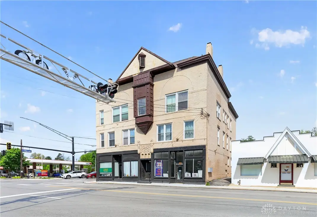 7045-7049 Montgomery Road, Silverton, OH 45236 - #1