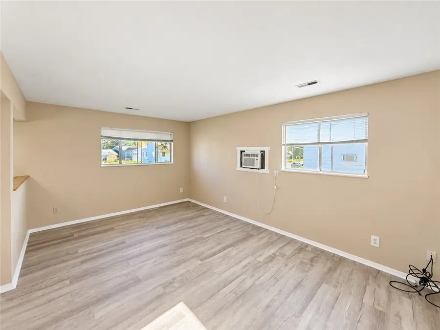908 W Lake Avenue, New Carlisle, OH 45344 - #3