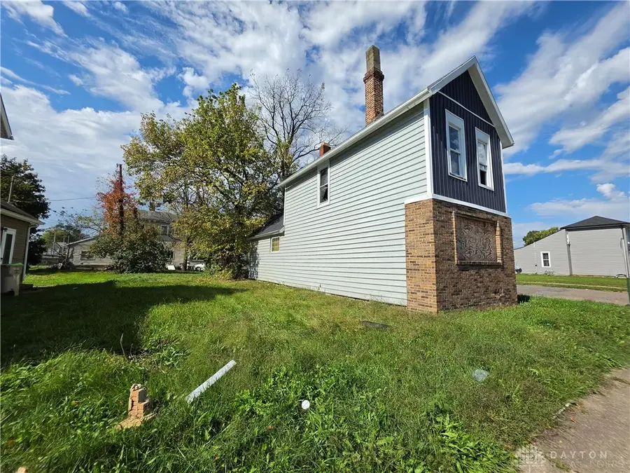 1001 Clifton Avenue, Springfield, OH 45505 - #2