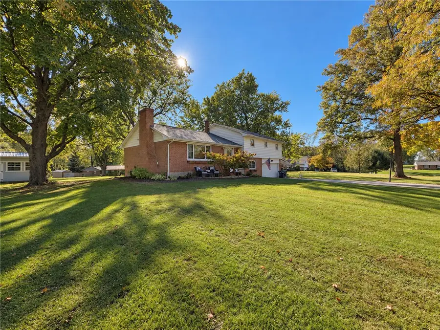 1060 Springbrook Lane, Piqua, OH 45356 - #2