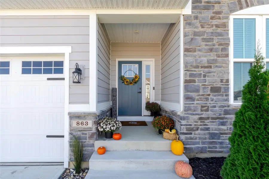 863 Cedar Grove Drive, Tipp City, OH 45371 - #2