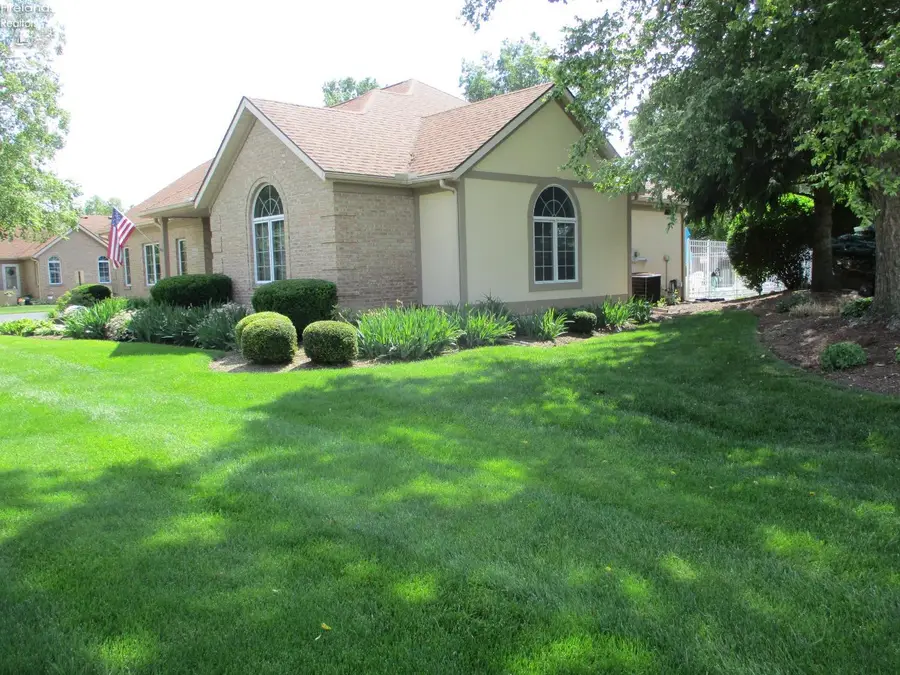 832 Turnbury Lane #28, Perrysburg, OH 43551 - Image #2