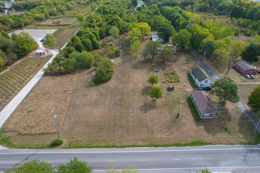 5601 E Pittsburgh Street, Port Clinton, OH 43452 - #2