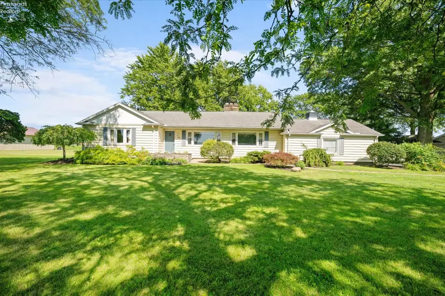 162 Oak Ridge Drive, Oak Harbor, OH 43449 - Image #2