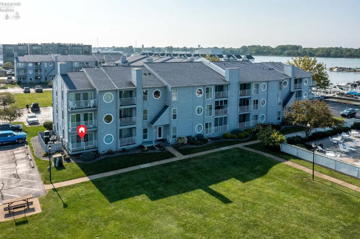 306 Clinton Reef Drive, Port Clinton, OH 43452 - Image #1