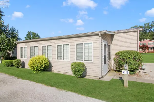 8452 E Bayshore Road #8, Marblehead, OH 43440