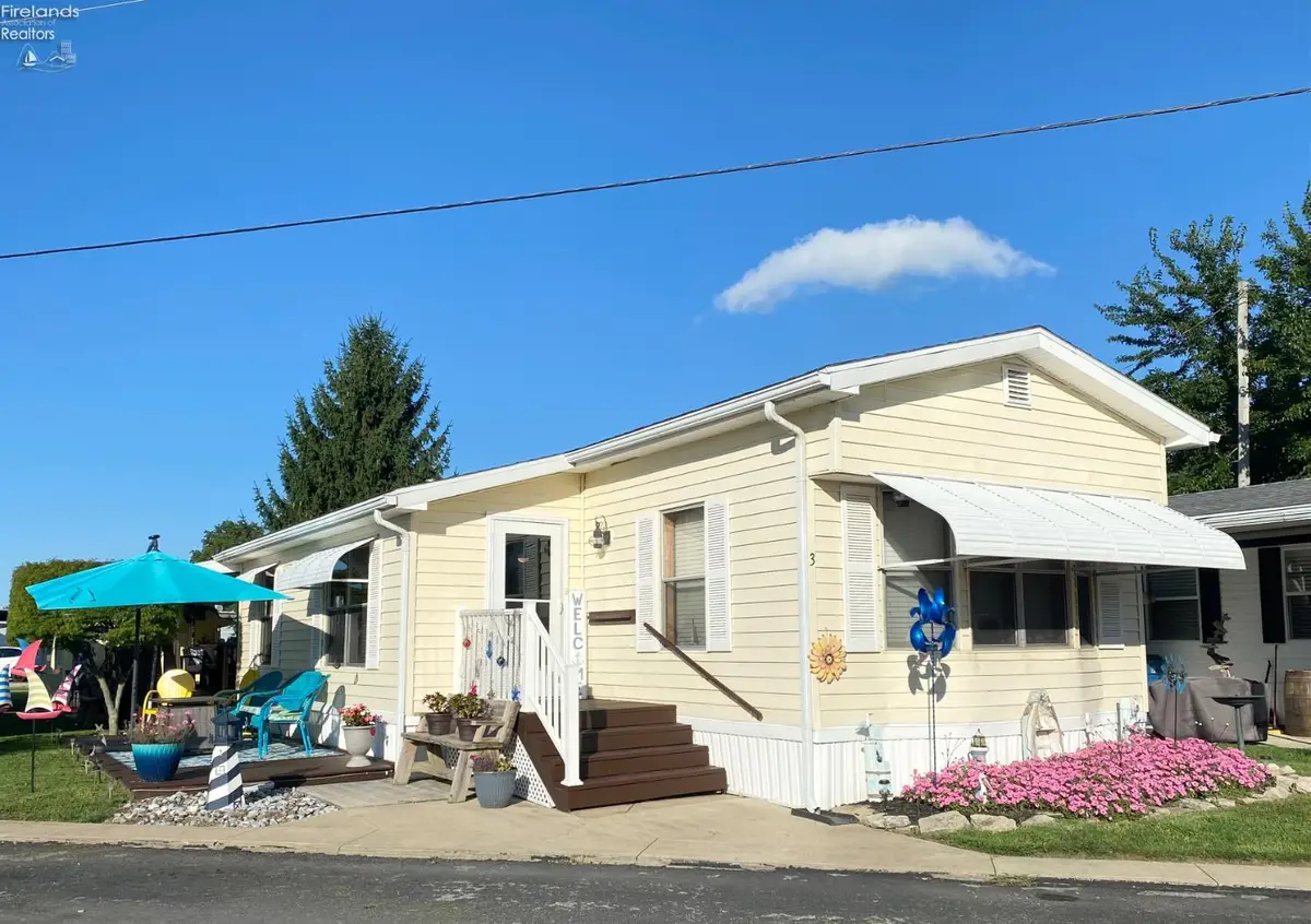 8175 North Shore Boulevard #3, Marblehead, OH 43440 - Image #1