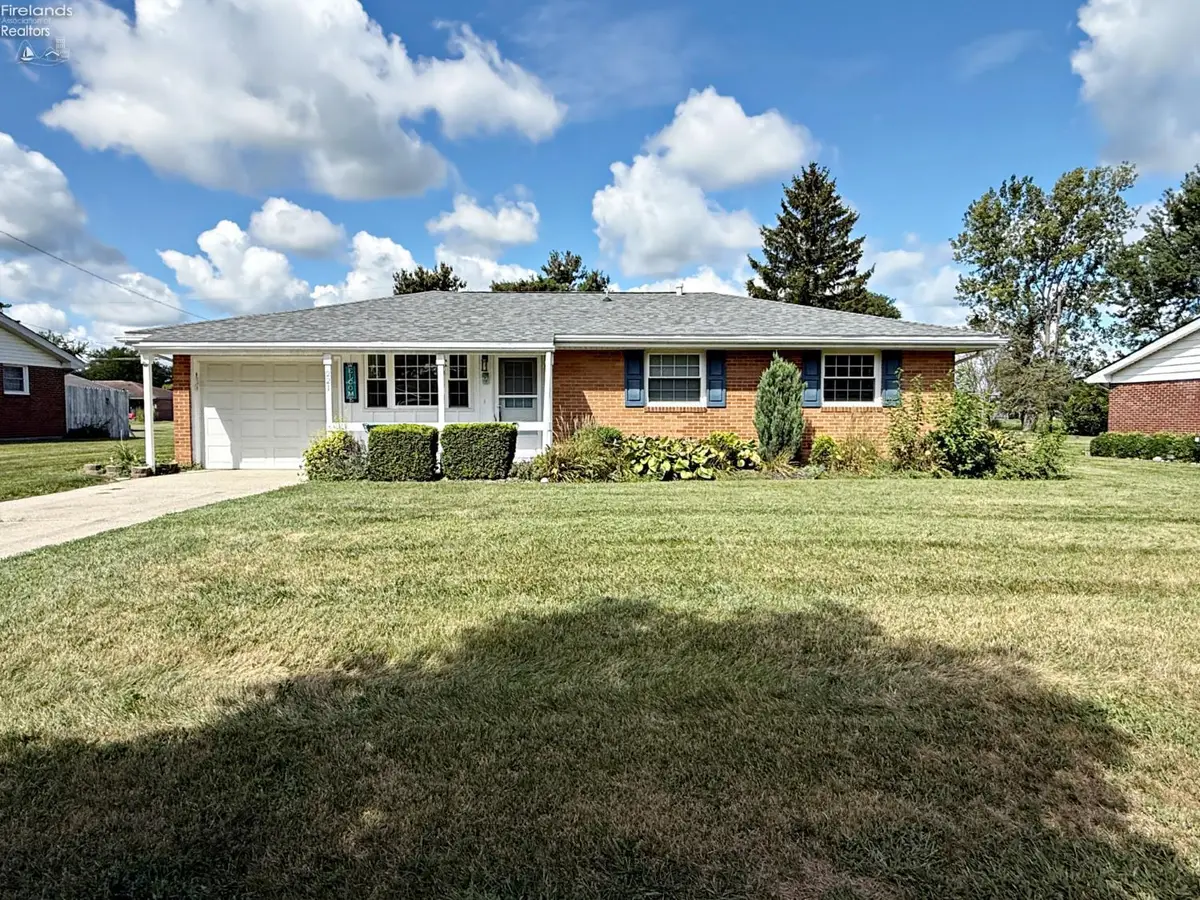 221 Beechwood Drive, Tiffin, OH 44883 - Image #1