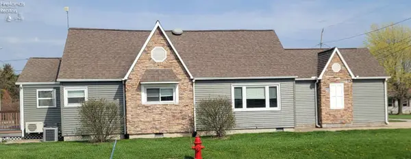 5411 E Channel Drive, Port Clinton, OH 43452