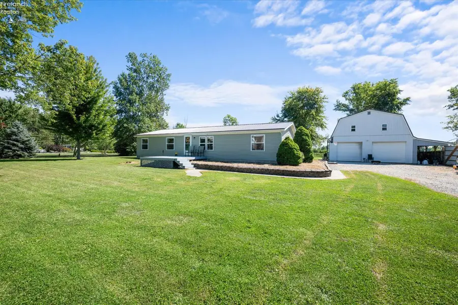 2400 W Sandy Lane, Port Clinton, OH 43452 - Image #2