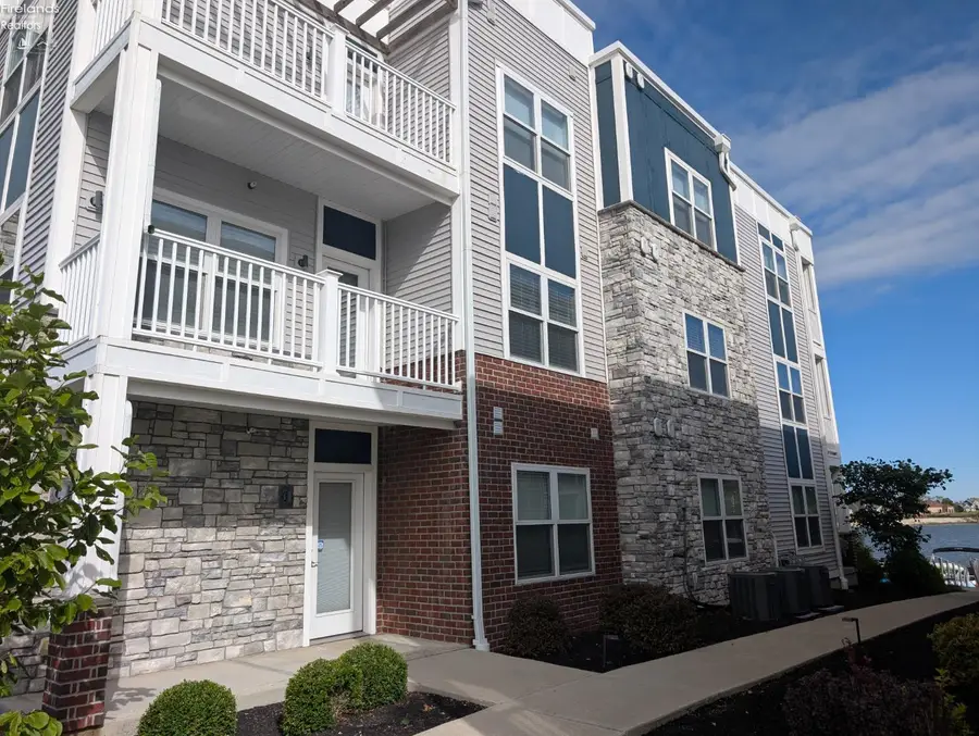 2564 S Waterside Court #221, Marblehead, OH 43440 - Image #2