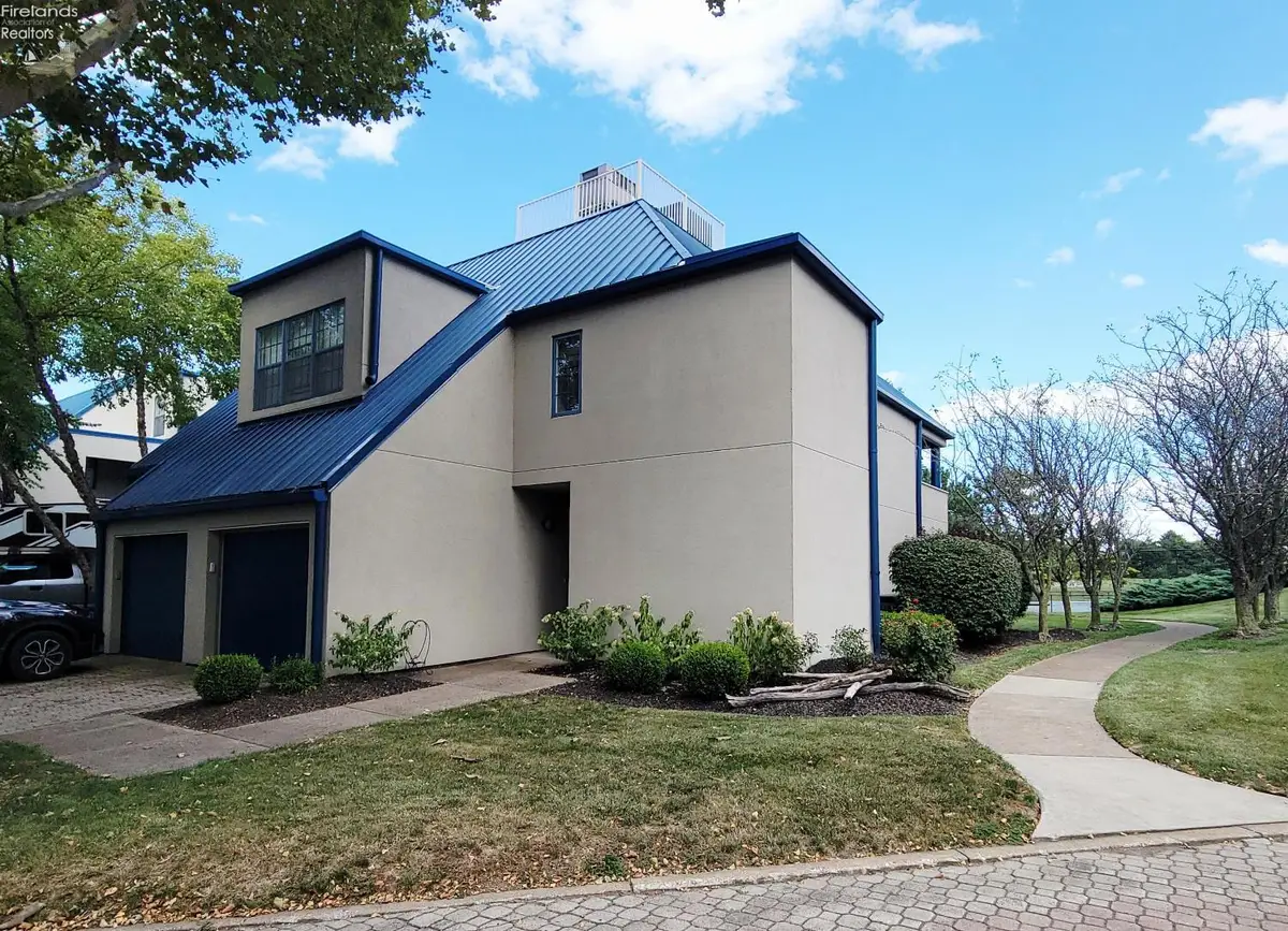 4475 Marin Harbor #H, Port Clinton, OH 43452 - Image #1