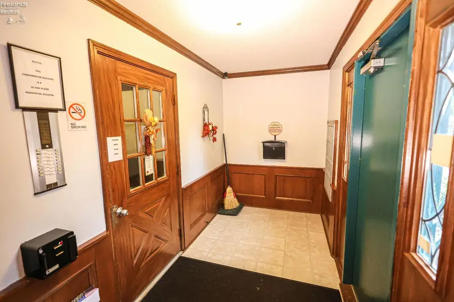 4708 Venice Heights Boulevard #101, Sandusky, OH 44870 - Image #3