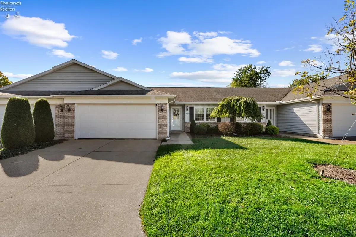 927 Dallas Drive, Huron, OH 44839 - #1