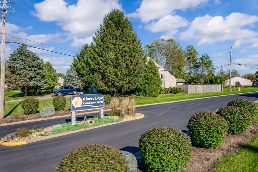 927 Dallas Drive, Huron, OH 44839 - #2