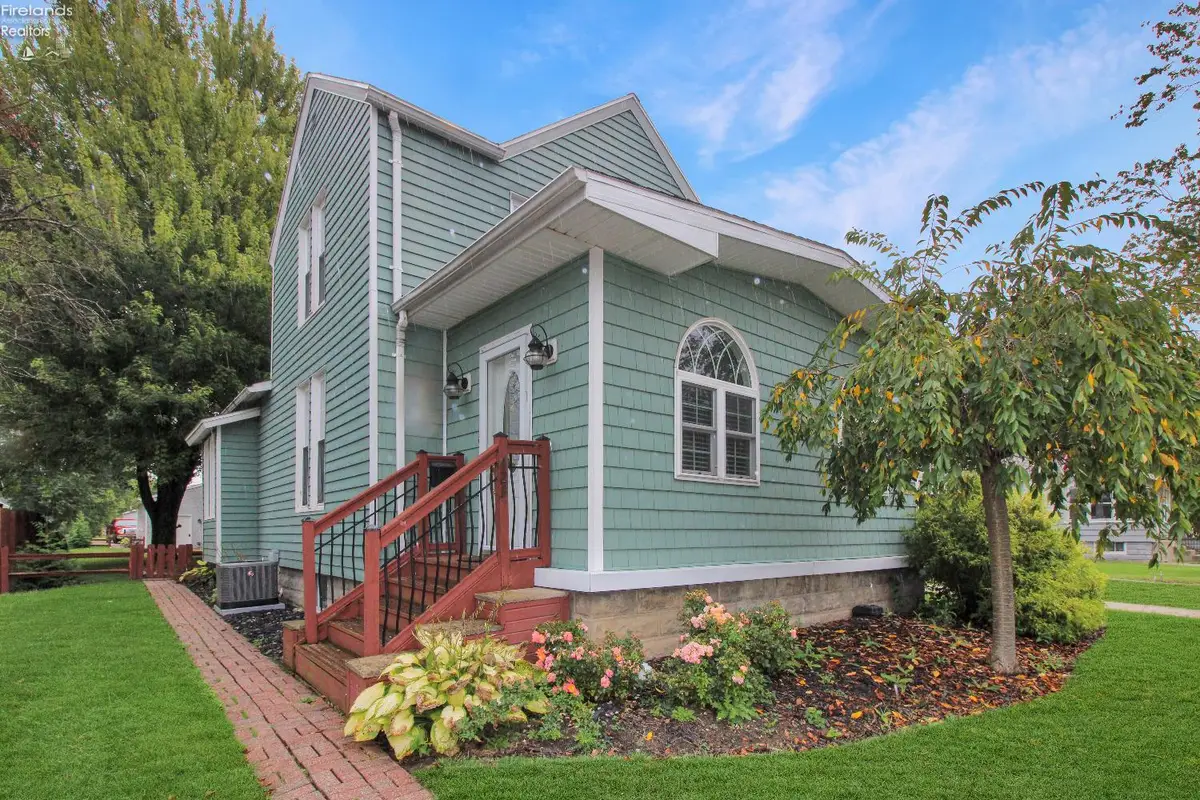 423 Fulton Street, Port Clinton, OH 43452 - #1