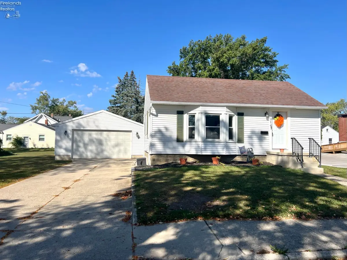 314 S Collinwood Boulevard, Fremont, OH 43420 - Image #1