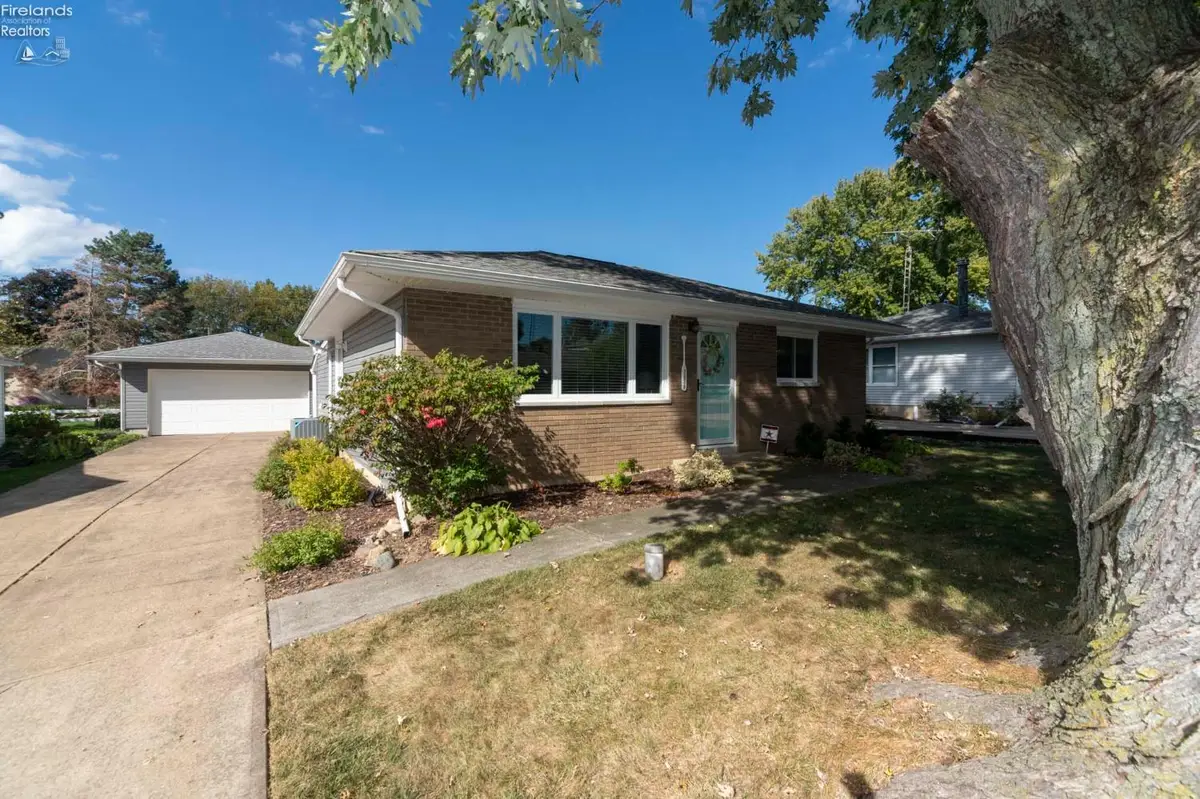 2078 Willow Cove Drive, Marblehead, OH 43440 - Image #1