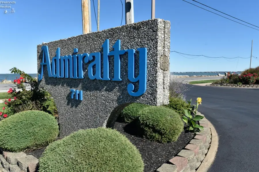 711 W Lakeshore Drive #408, Port Clinton, OH 43452 - Image #2