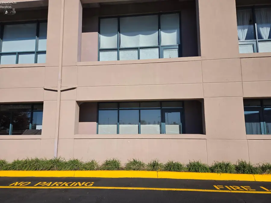 401 Shoreline Drive #108, Sandusky, OH 44870 - Image #2