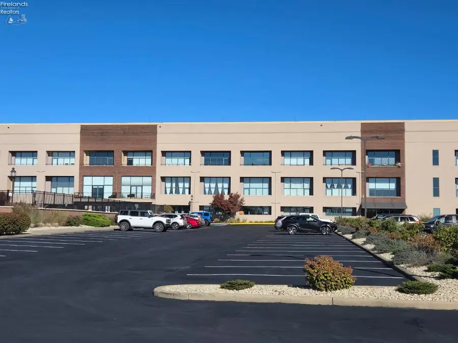 401 Shoreline Drive #108, Sandusky, OH 44870 - Image #3