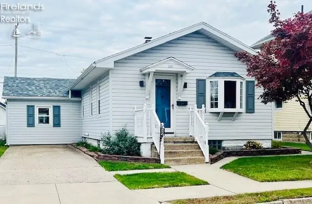 321 E 7th Street, Port Clinton, OH 43452 - #1
