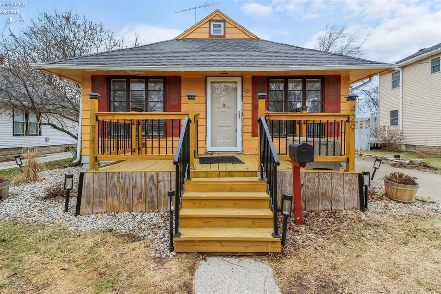 429 W 5th, Perrysburg, OH 43551 - #2