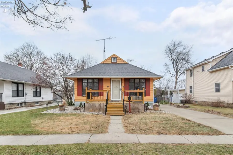 429 W 5th, Perrysburg, OH 43551 - #3